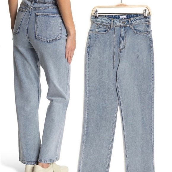 WeWoreWhat Denim - We Wore What High Rise Dad Jean W/Chain Belt Stretch Denim.
